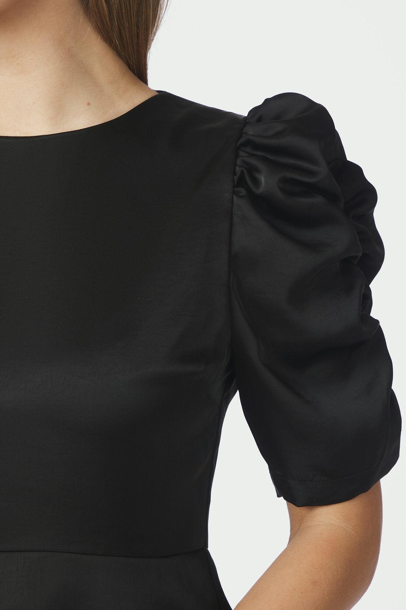 Benua Heavy Sateen bluse - sort